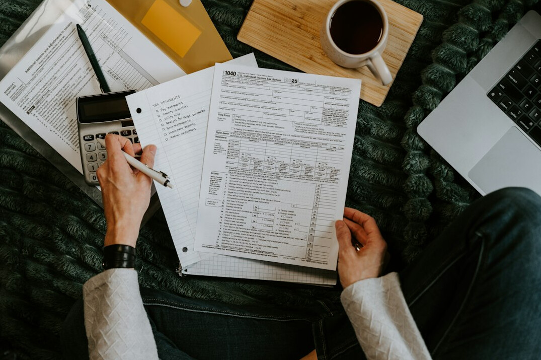 family budgeting at home